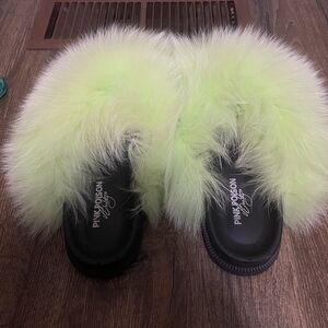 Women's Fluffy Green Slides